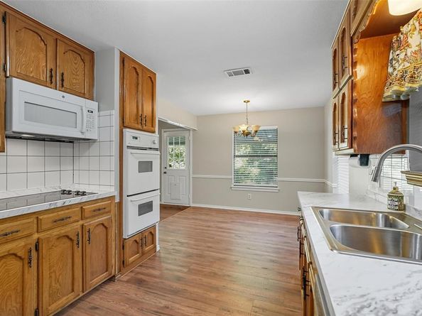 3422  Dovecreek Drive , Arlington Texas 76016