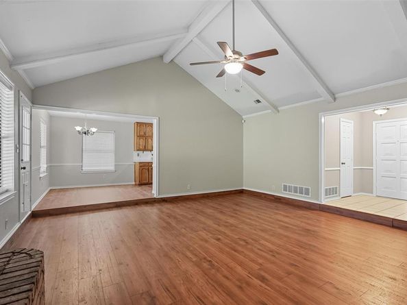 3422  Dovecreek Drive , Arlington Texas 76016