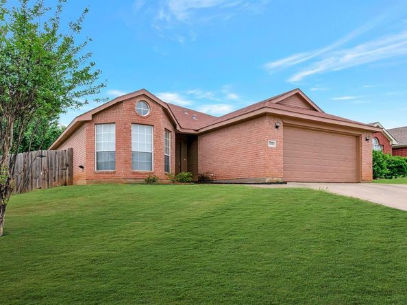 1451  Morrison Drive , Fort Worth Texas 76112