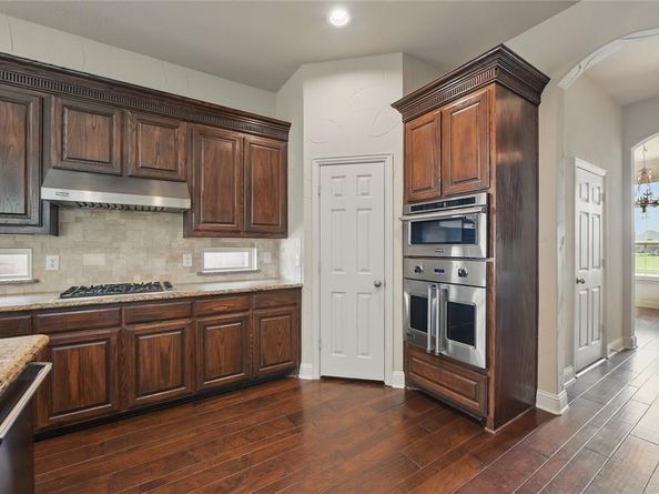 3060  England Parkway , Grand Prairie Texas 75054