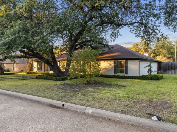 7721  Chattington Drive , Dallas Texas 75248