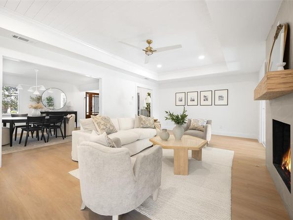 13824  Far Hills Lane , Dallas Texas 75240