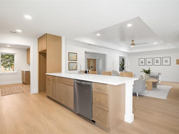 13824  Far Hills Lane , Dallas Texas 75240