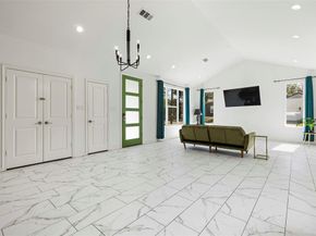 1115  Claude Street , Dallas Texas 75203