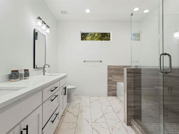 1115  Claude Street , Dallas Texas 75203