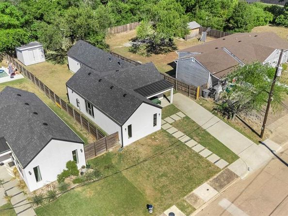 1115  Claude Street , Dallas Texas 75203