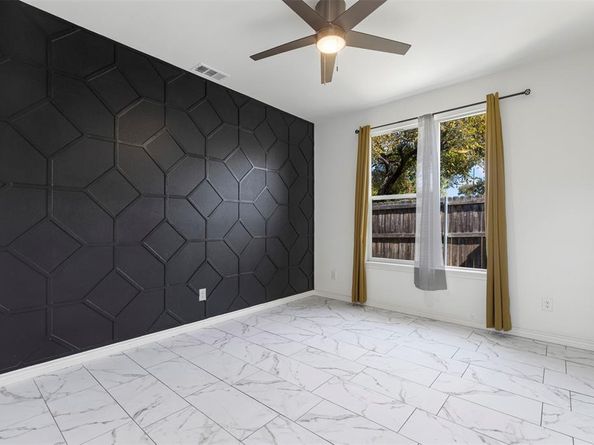 1115  Claude Street , Dallas Texas 75203