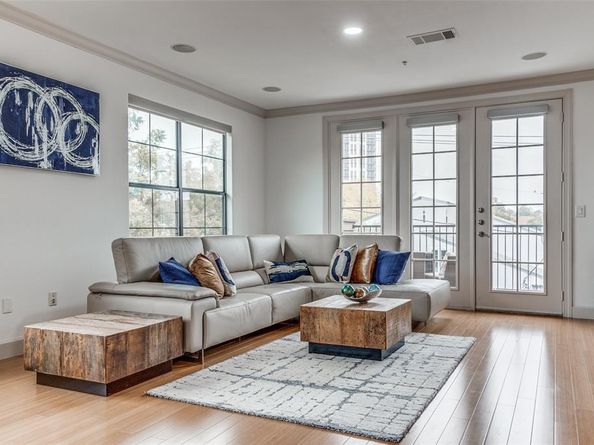 3818  Holland Avenue  309, Dallas Texas 75219