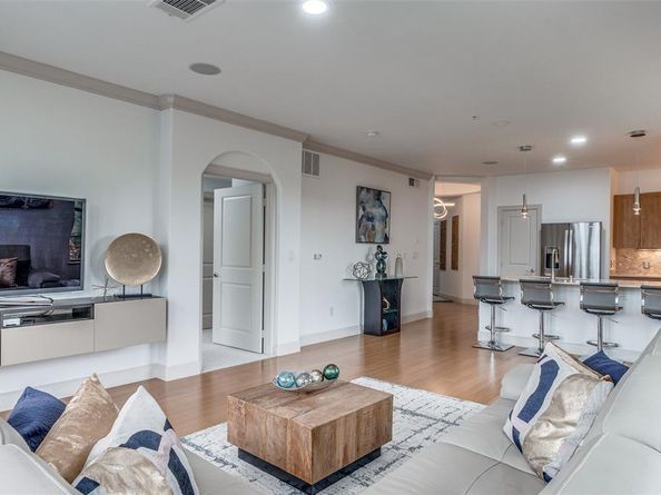 3818  Holland Avenue  309, Dallas Texas 75219