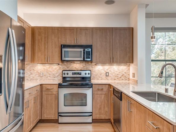 3818  Holland Avenue  309, Dallas Texas 75219