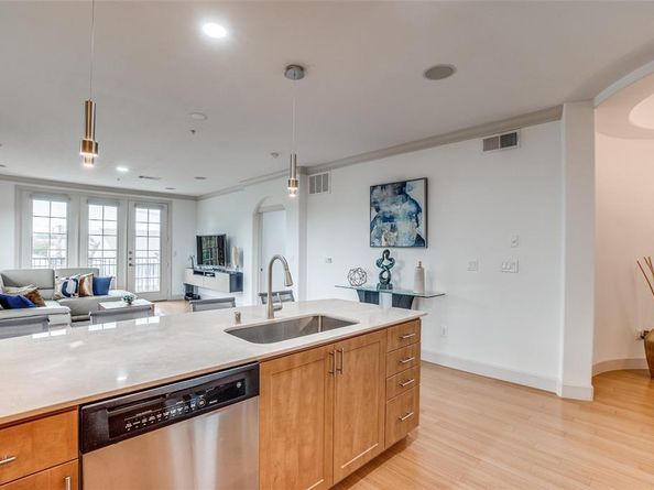 3818  Holland Avenue  309, Dallas Texas 75219