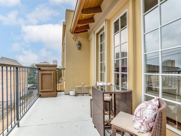 3818  Holland Avenue  309, Dallas Texas 75219