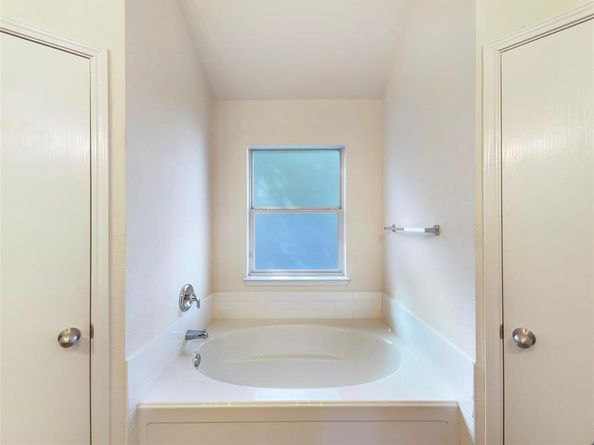 561  Ascot Way , Azle Texas 76020