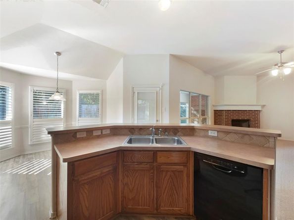 561  Ascot Way , Azle Texas 76020