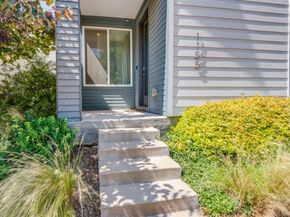 1155  Crownview Lane , Dallas Texas 75208