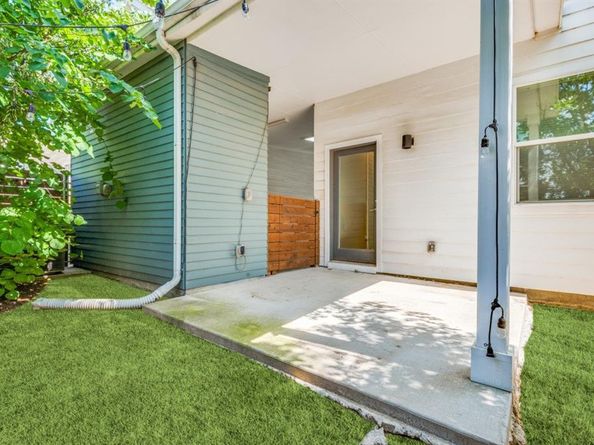 1155  Crownview Lane , Dallas Texas 75208