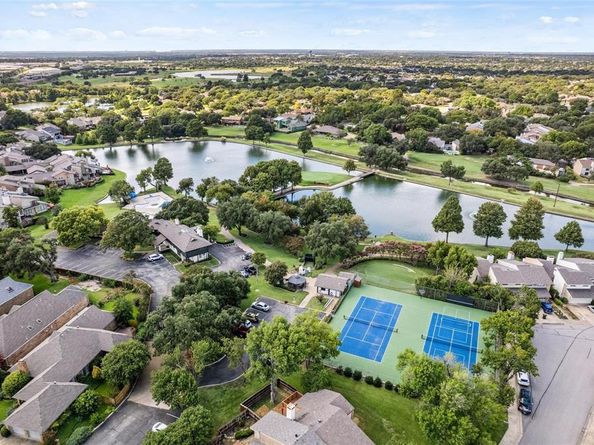 2714  Carriage Lane , Carrollton Texas 75006
