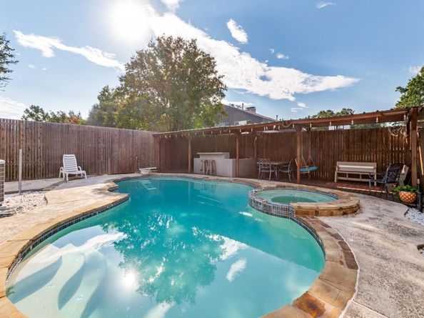 2714  Carriage Lane , Carrollton Texas 75006