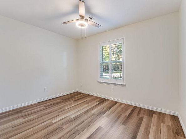 2714  Carriage Lane , Carrollton Texas 75006