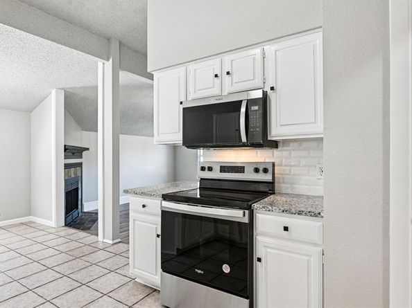 5027  Stage West Drive , Arlington Texas 76017