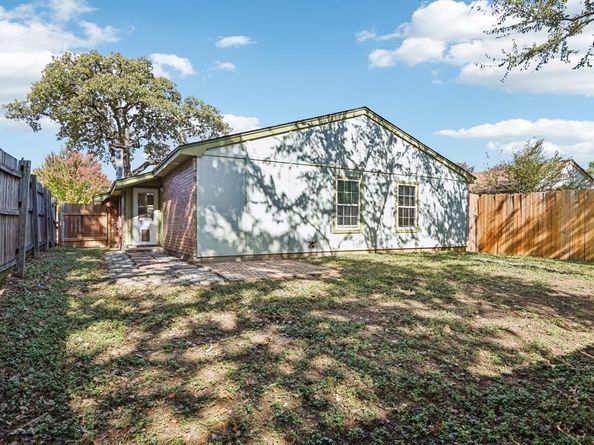 5027  Stage West Drive , Arlington Texas 76017