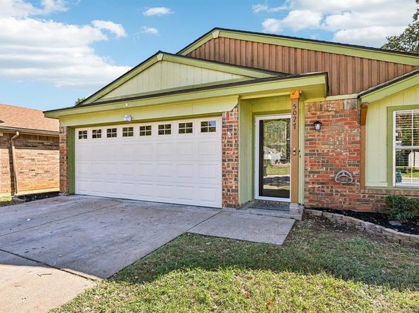 5027  Stage West Drive , Arlington Texas 76017