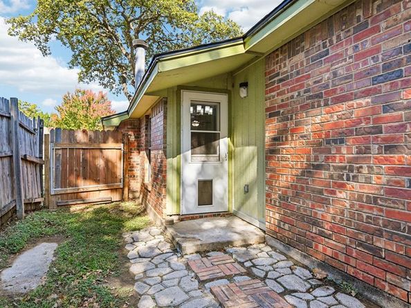 5027  Stage West Drive , Arlington Texas 76017