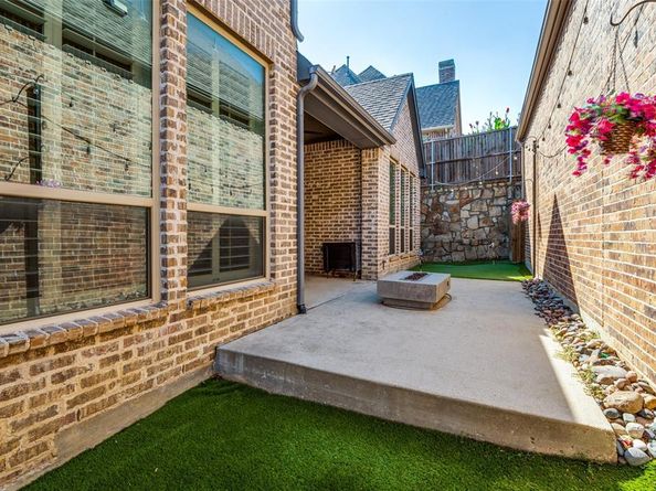 610  Evelake Court , Lewisville Texas 75056