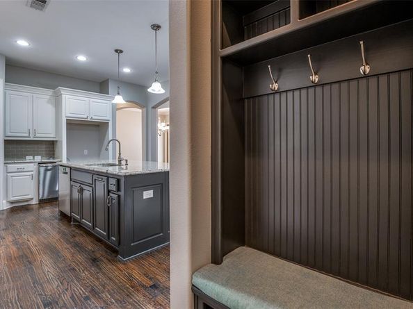 610  Evelake Court , Lewisville Texas 75056