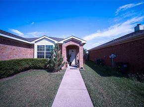 945  Buffalo Springs Drive , Fort Worth Texas 76140