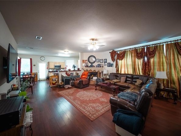 945  Buffalo Springs Drive , Fort Worth Texas 76140
