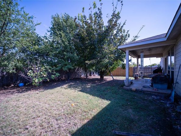 945  Buffalo Springs Drive , Fort Worth Texas 76140
