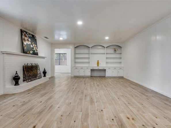 6115  Red Bird Court , Dallas Texas 75232