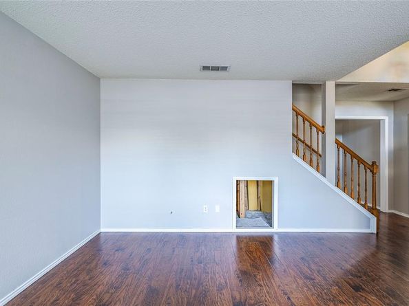 1805  Creek Crossing , Garland Texas 75040