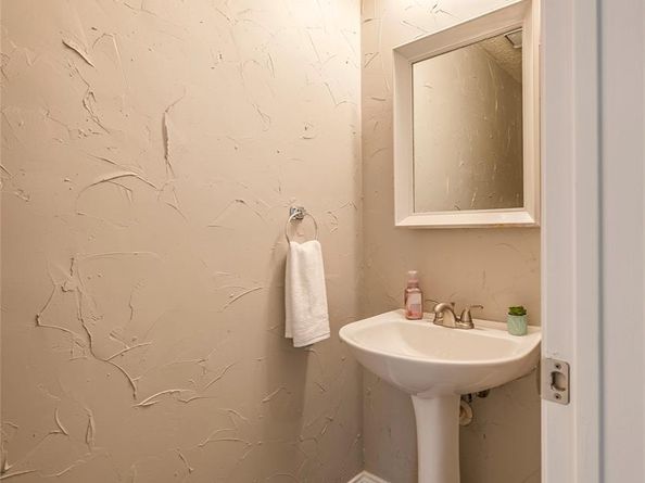 1805  Creek Crossing , Garland Texas 75040