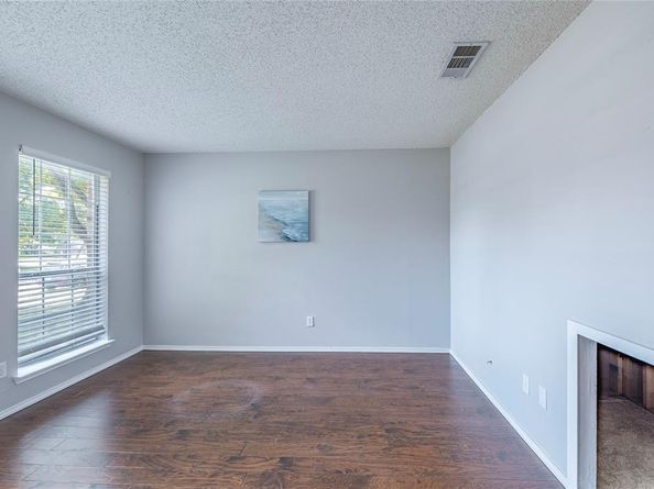 1805  Creek Crossing , Garland Texas 75040