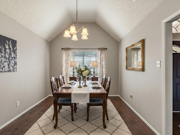 1805  Creek Crossing , Garland Texas 75040