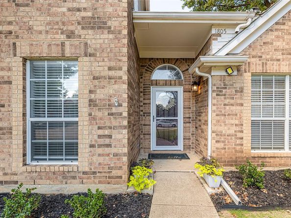1805  Creek Crossing , Garland Texas 75040