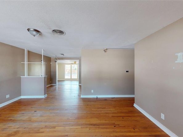6833  Norma Street , Fort Worth Texas 76112