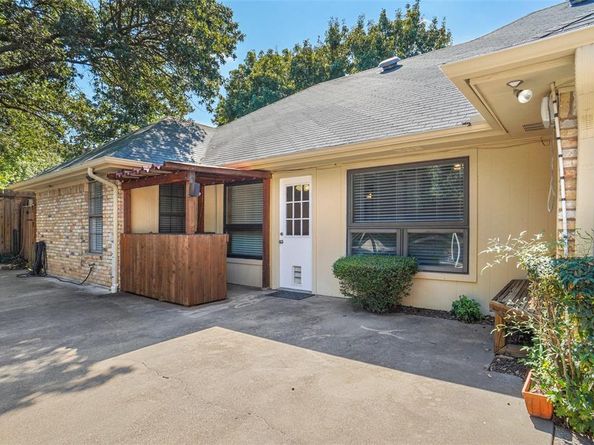 802  Chipwood Court , Euless Texas 76039