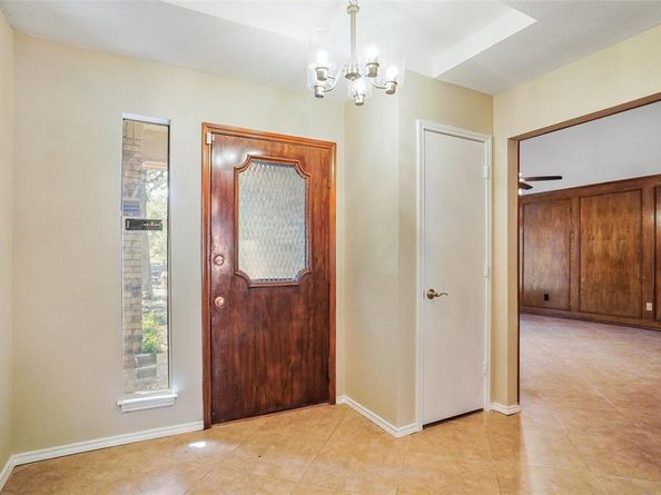 802  Chipwood Court , Euless Texas 76039