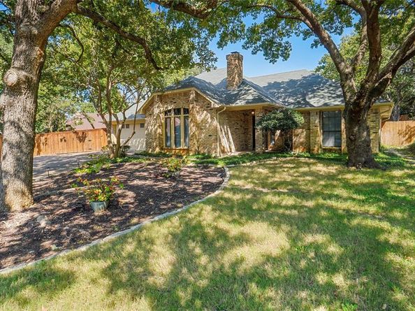 802  Chipwood Court , Euless Texas 76039