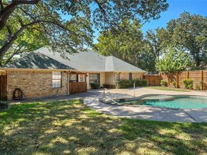 802  Chipwood Court , Euless Texas 76039