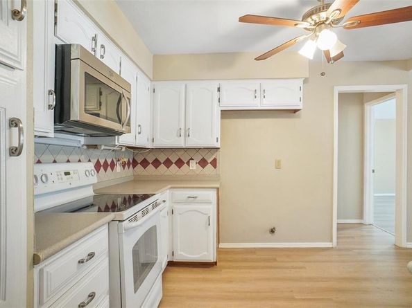 802  Chipwood Court , Euless Texas 76039