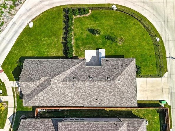 2702  Geranium Lane , Garland Texas 75042