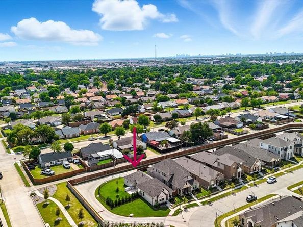 2702  Geranium Lane , Garland Texas 75042