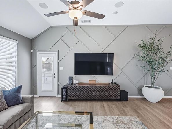 2702  Geranium Lane , Garland Texas 75042