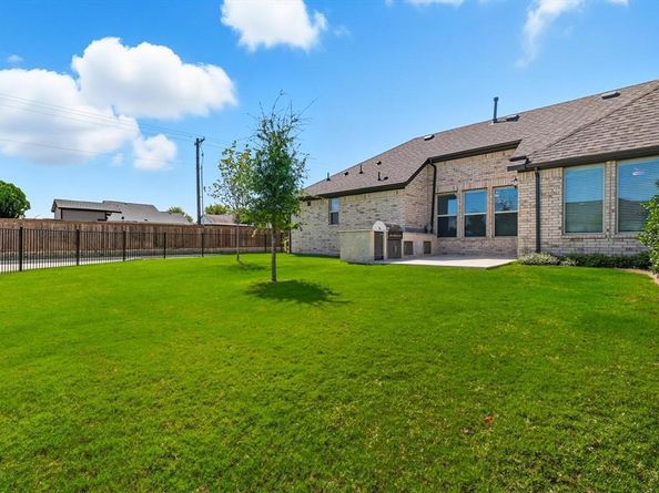 2702  Geranium Lane , Garland Texas 75042