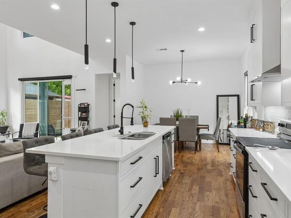 1717  Mcbroom Street , Dallas Texas 75212