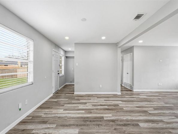 6129  Singing Hills Drive , Dallas Texas 75241